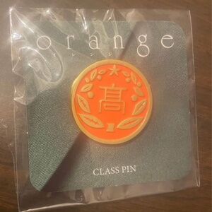 Loot anime January Orange Pin